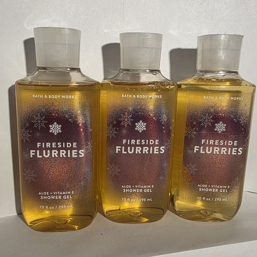 BATH AND BODY WORKS FIRESIDE FLURRIES SHOWER GELS X3